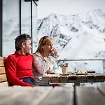 Super Central Apartment With Awesome Mountain View