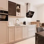 Top Center-Apartment - Wohnung Im Stadtzentrum In Perfekter Lage & Balkon