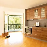 Riedz Apartments Innsbruck- Zentrales Apartmenthaus Mit Gruener Oase