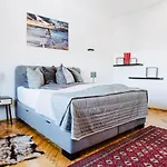 Huge Central Designer Loft With Tyrolean Touch , 160M2