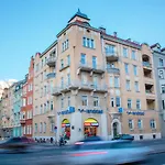 Huge Central Designer Loft With Tyrolean Touch , 160M2