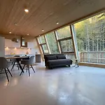 Mondholz - Urban Inn 24-7
