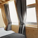 Mondholz - Urban Inn 24-7