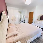 Tyrol Golden Apartment Alps Mountain View& Free Underground Parking