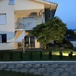 Sonnige Wohnung In Innsbruck-Arzl