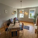 Spacious Room In Tyrolean Flat