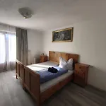 Quaint Room In Modern Flat