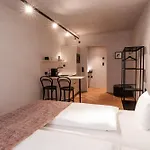 H5 Grauer Baer Studios & More