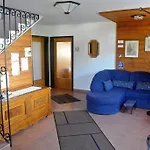 Haus Stratton