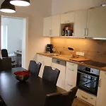 Innsbruck Saggen Large Flat
