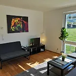 Luxury City Airport Apartment