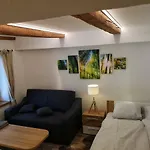 Deluxe Innsbruck Town Studio