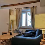 Deluxe Innsbruck Town Studio