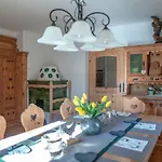 Traditionell-Modernes Haus In Hoetting