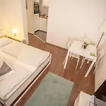 Innsbruck Deluxe City Center Studio