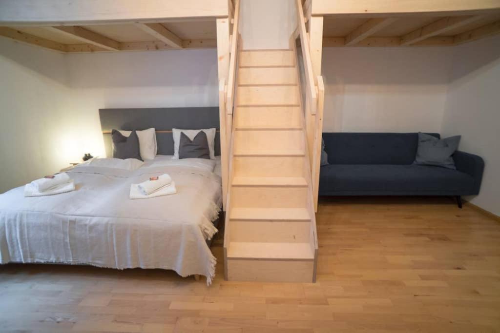 Cosy And Spacious In The Heart Of Apartment *