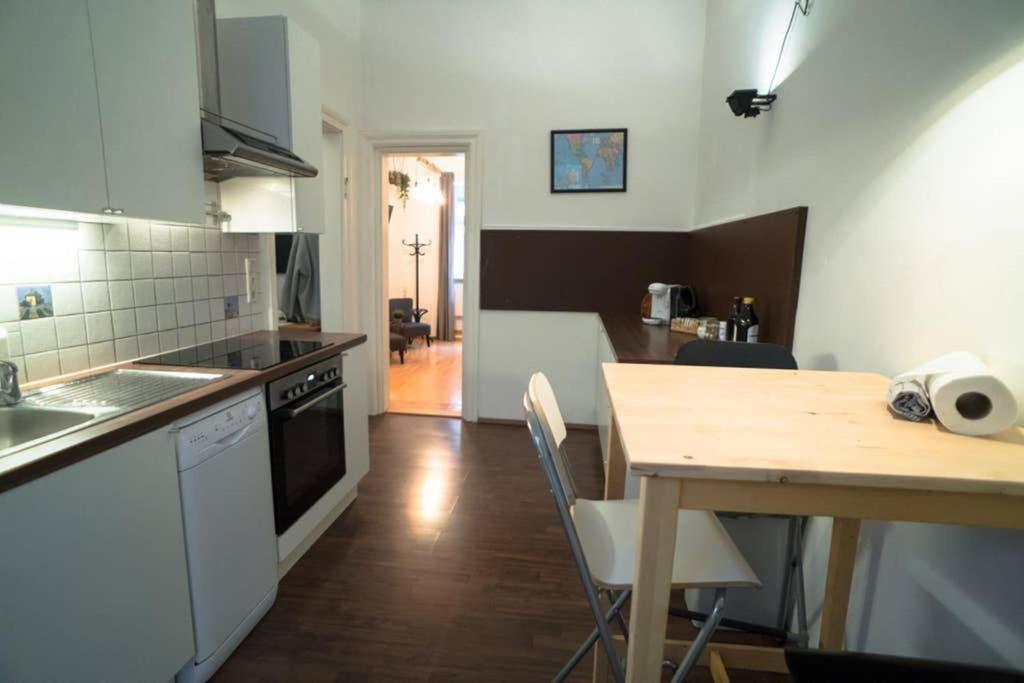 Apartment Cosy And Spacious In The Heart Of