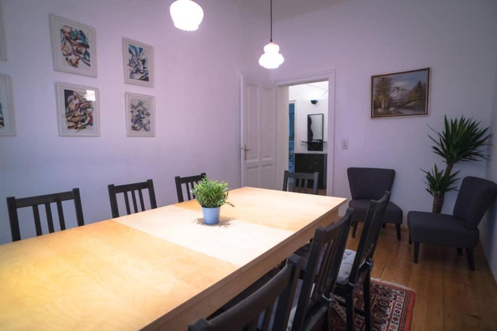 Apartment Cosy And Spacious In The Heart Of *