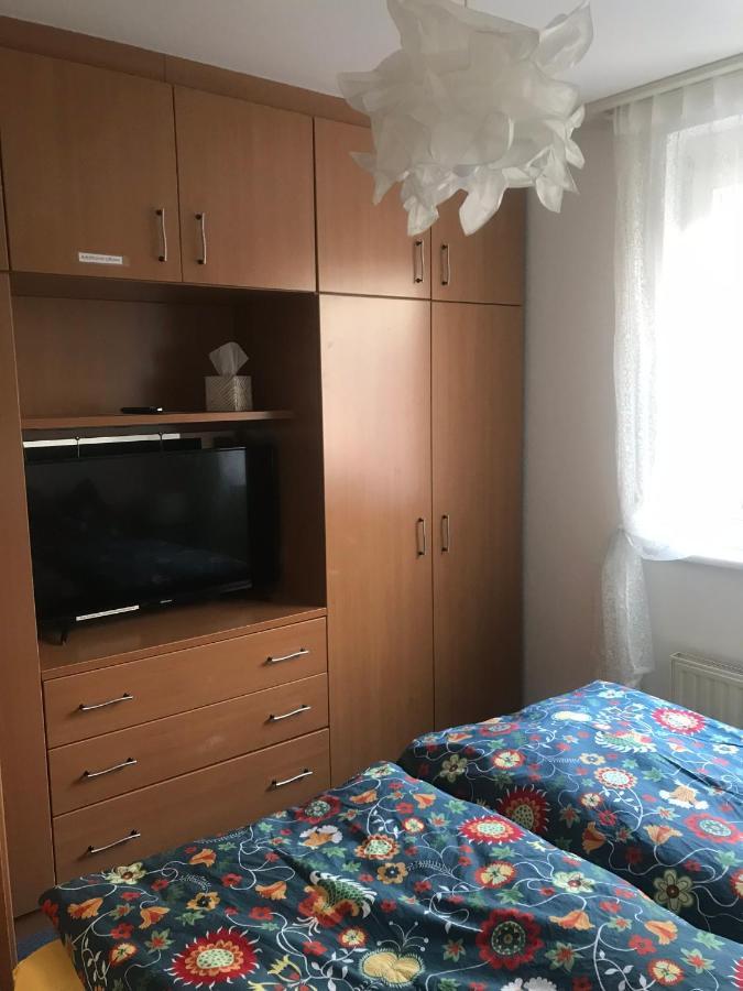 3 Min Walk To Old Town Apartment *