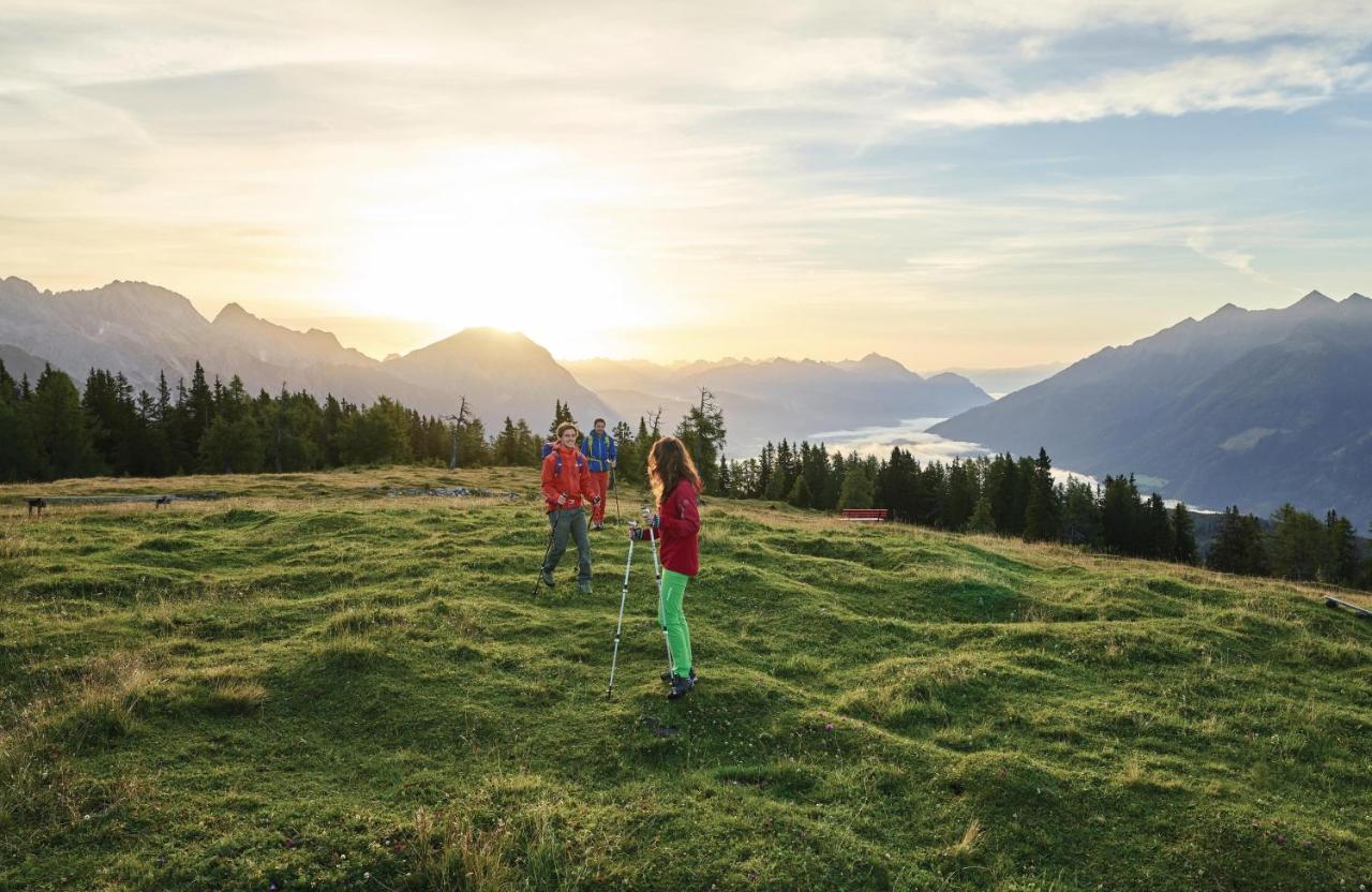 Hotel Sonnenhof - Bed & Breakfast & Appartements Hotel Innsbruck