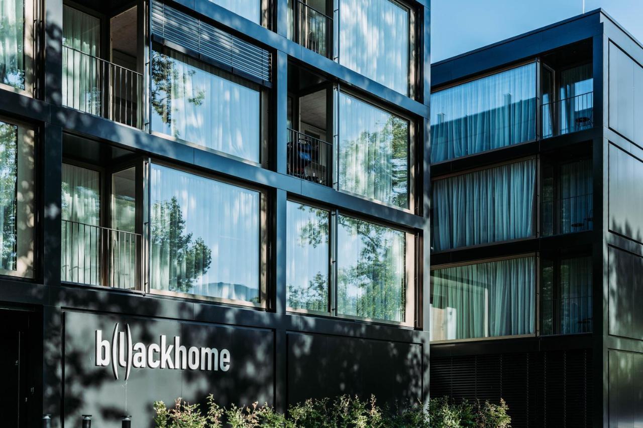 Blackhome South I Contactless Check-in *