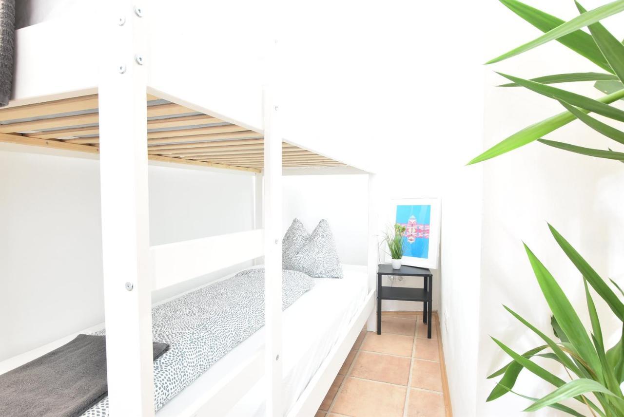 Huge In Awesome Location With Parking *
