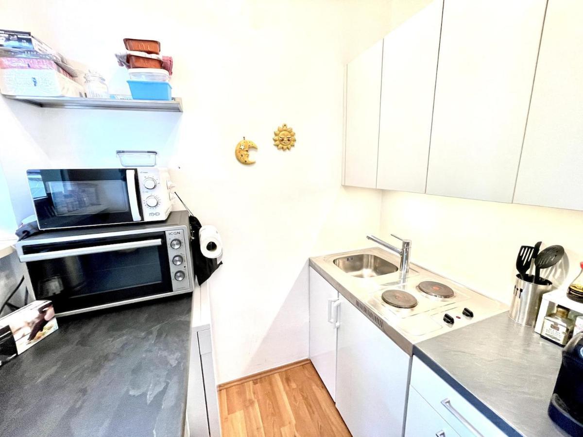 Free Parking - Quiet With Wi-fi And Kitchen *