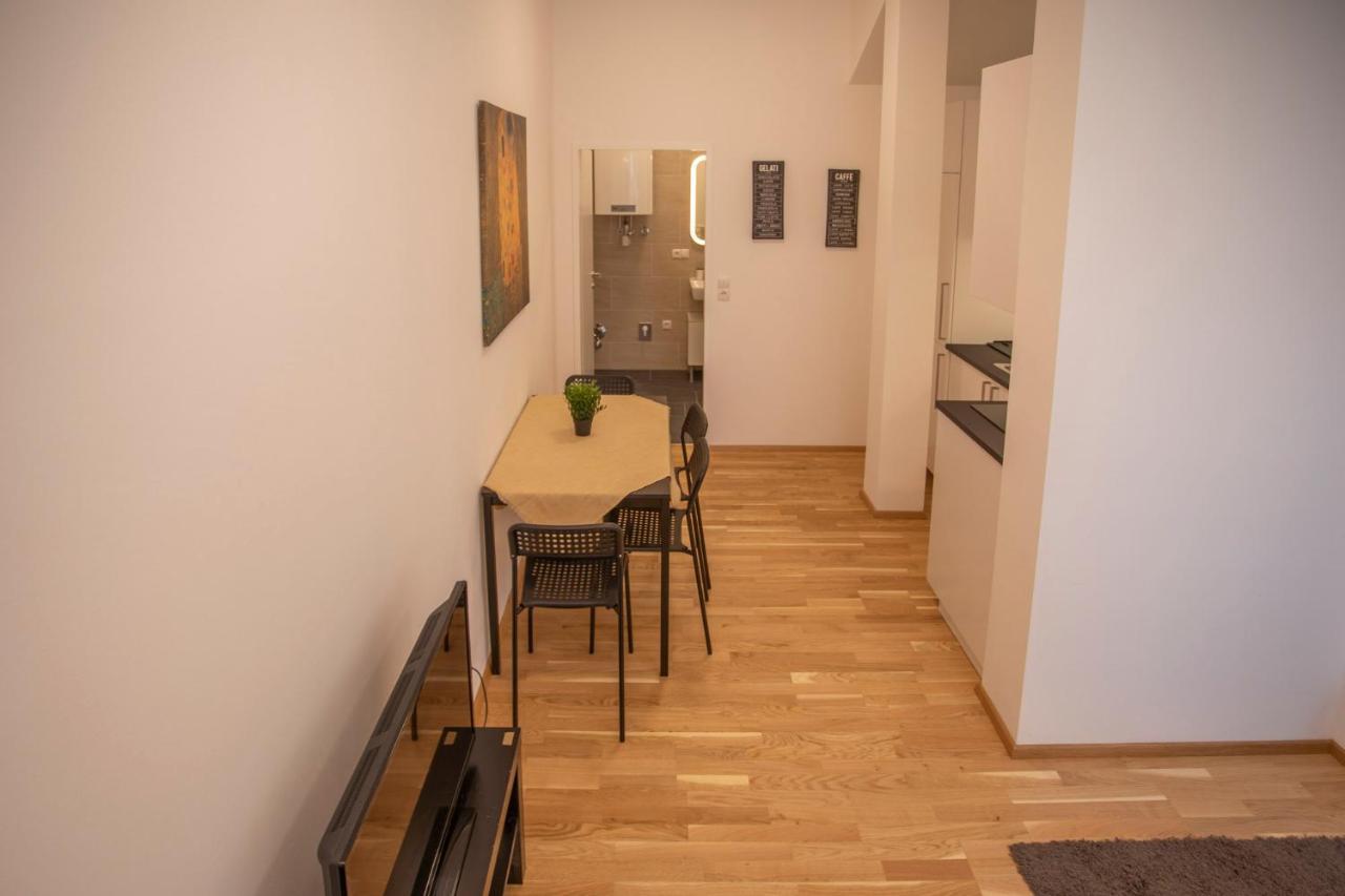 Cozy 1-bedroom In Center *