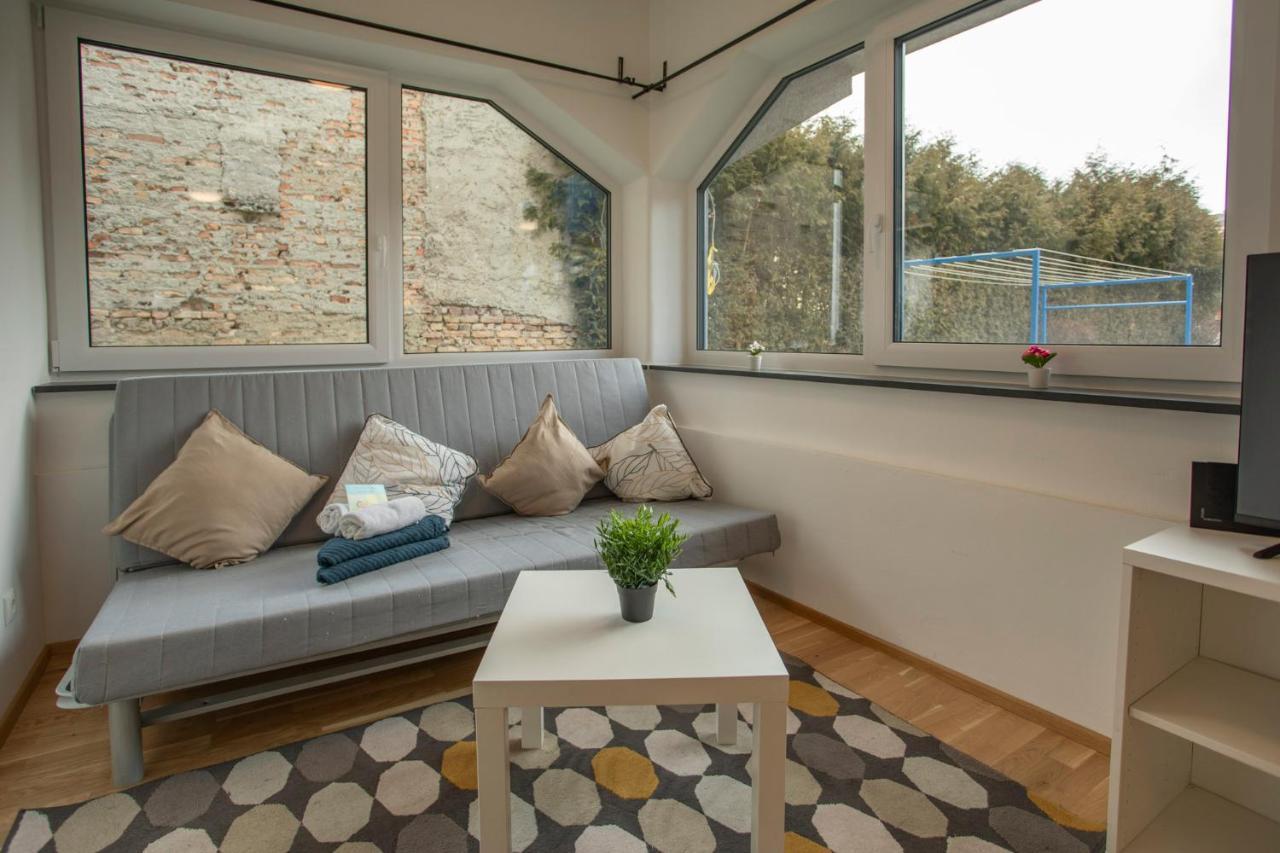 Apartment Lovely Center In