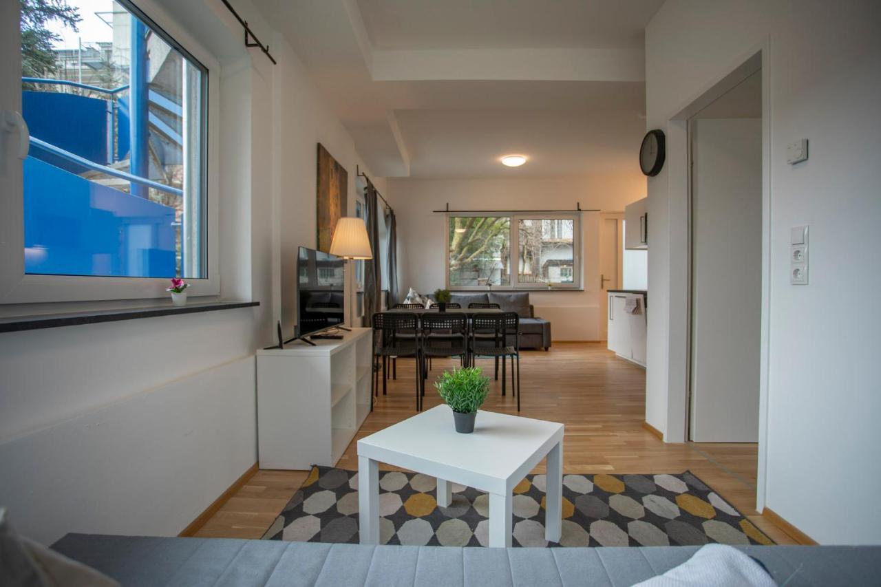 Apartment Lovely Center In *