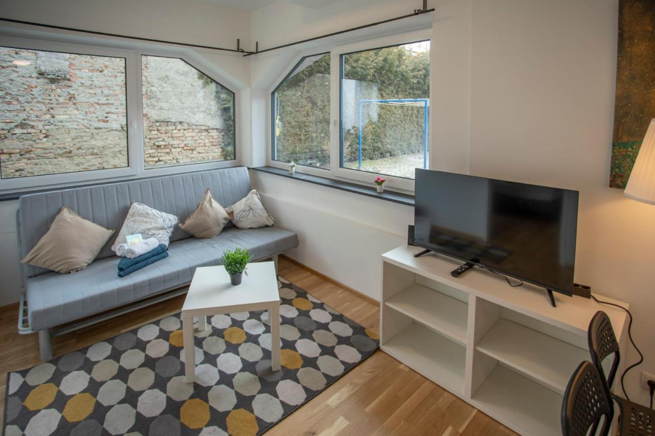 Lovely Center In Apartment