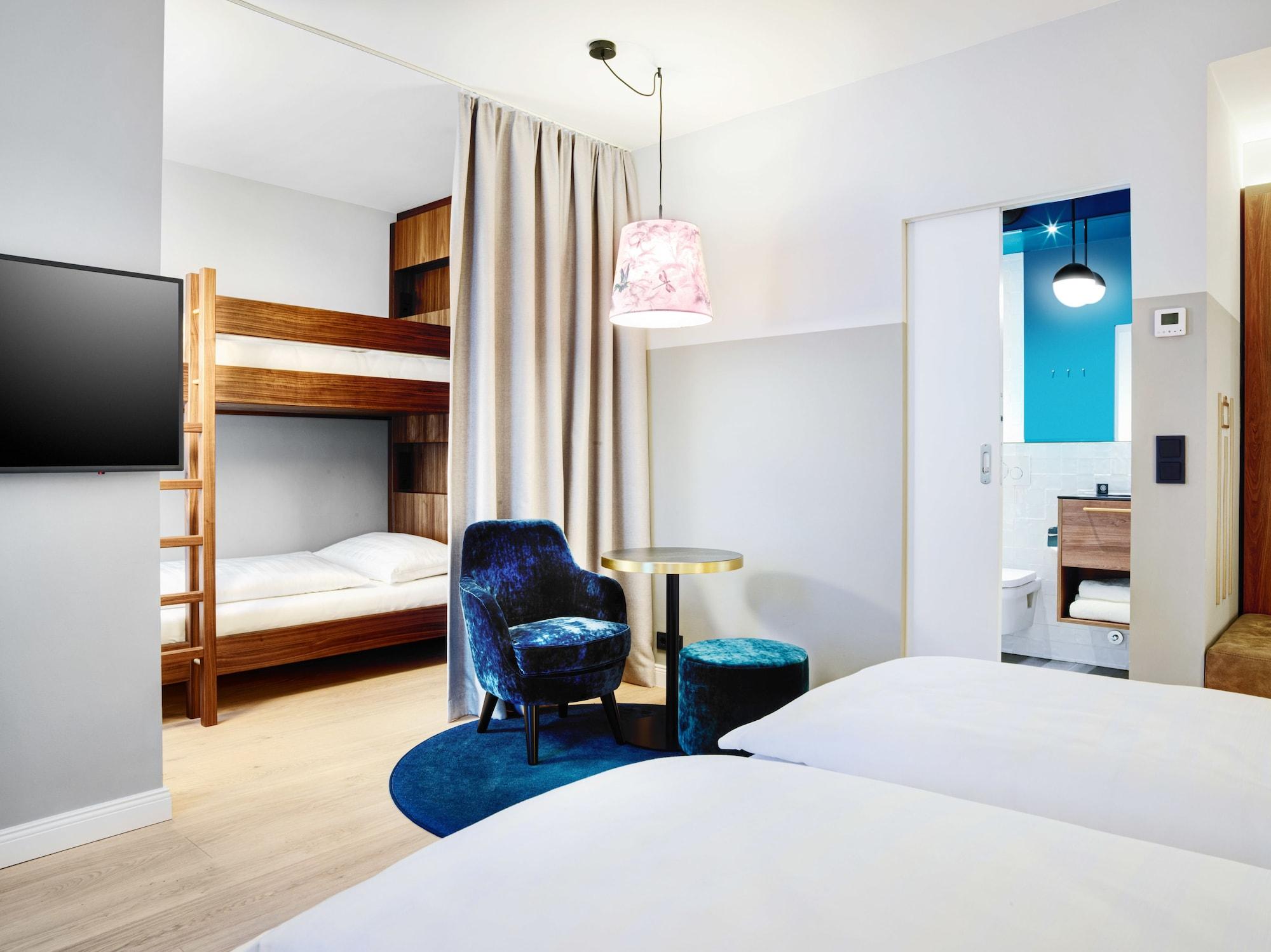 Breinoessl Hotel