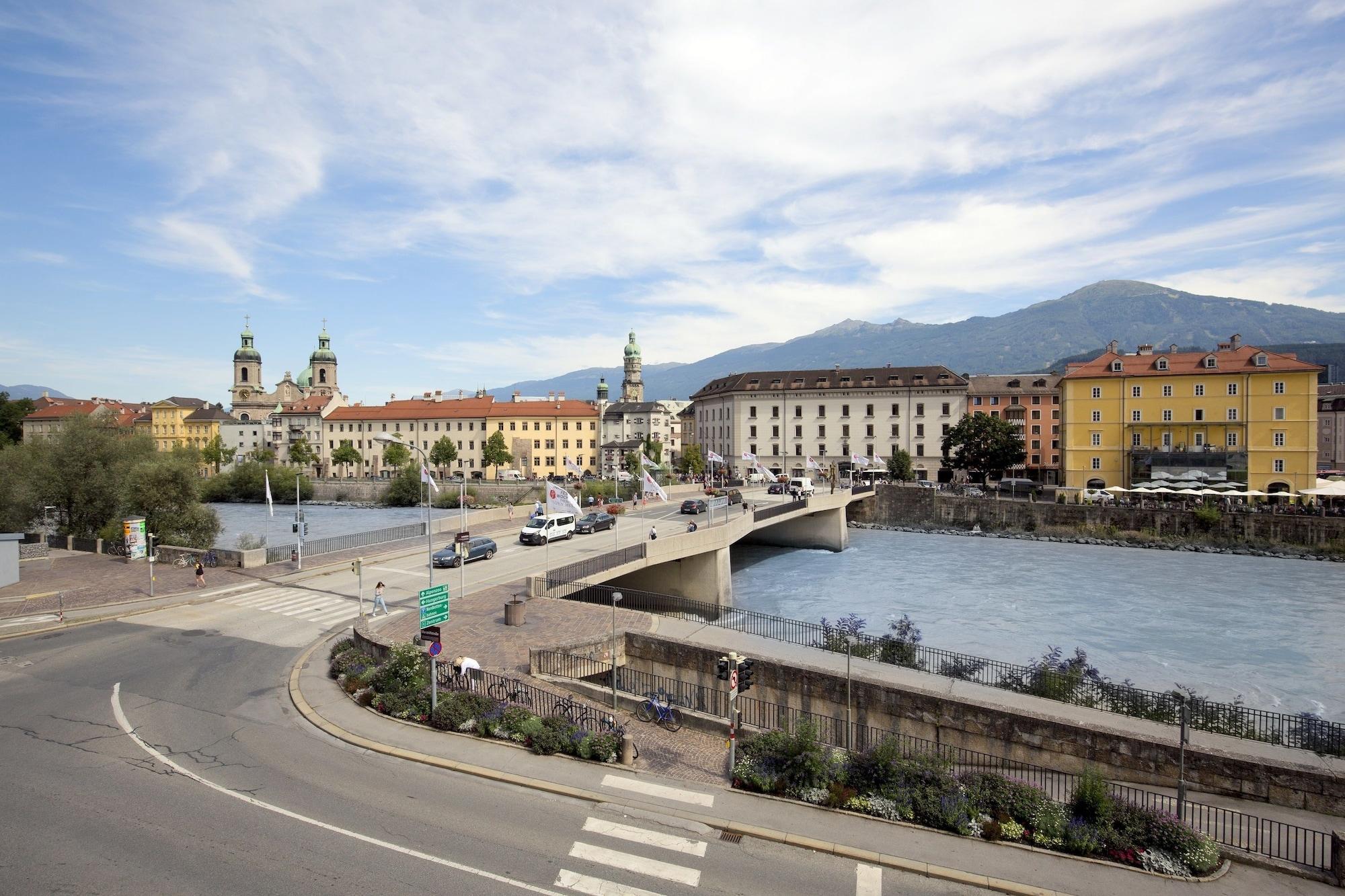 Mondschein Hotel 4*