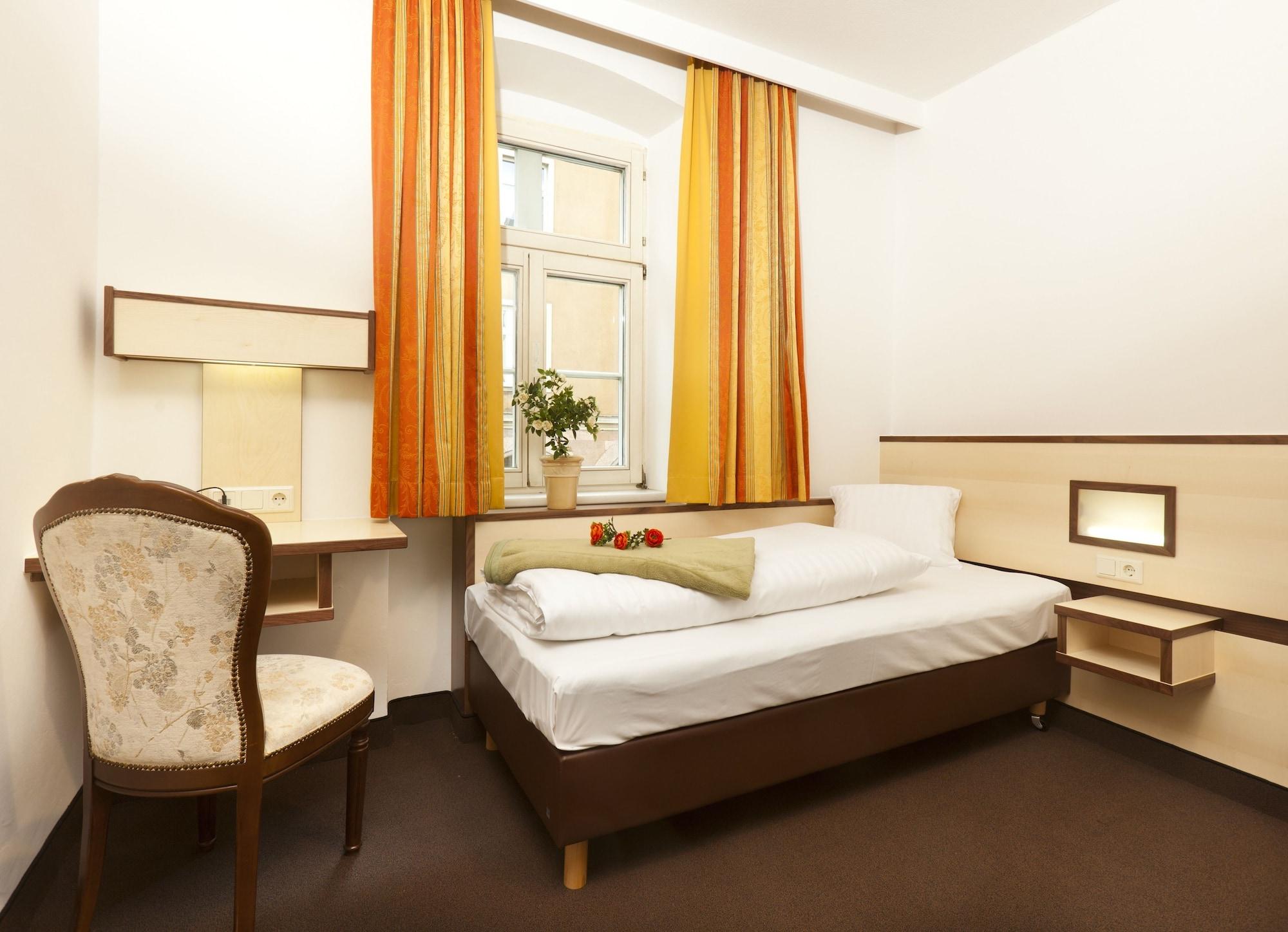 Goldene Krone Hotel 3*