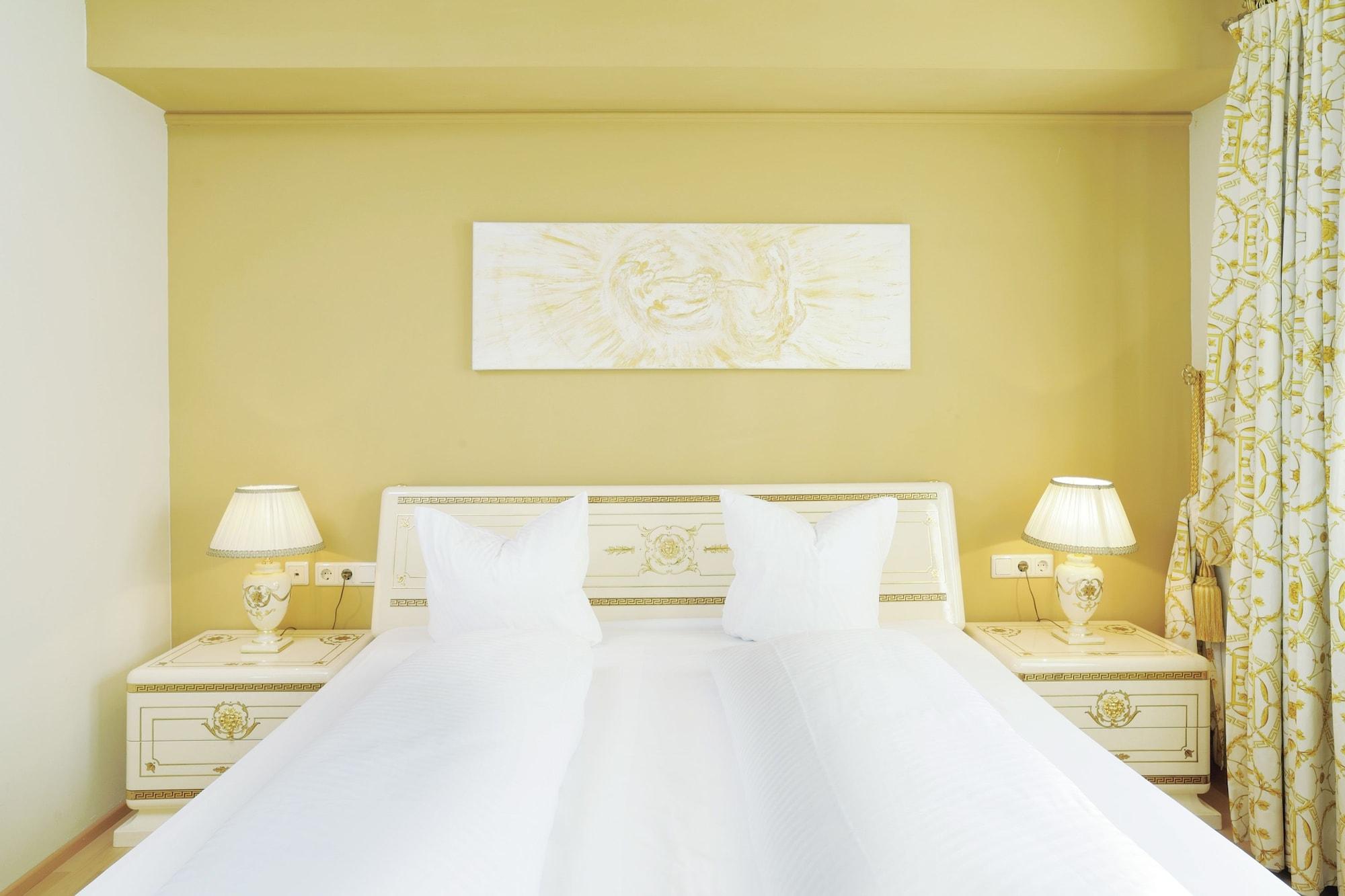 Hotel Schwarzer Adler 4*