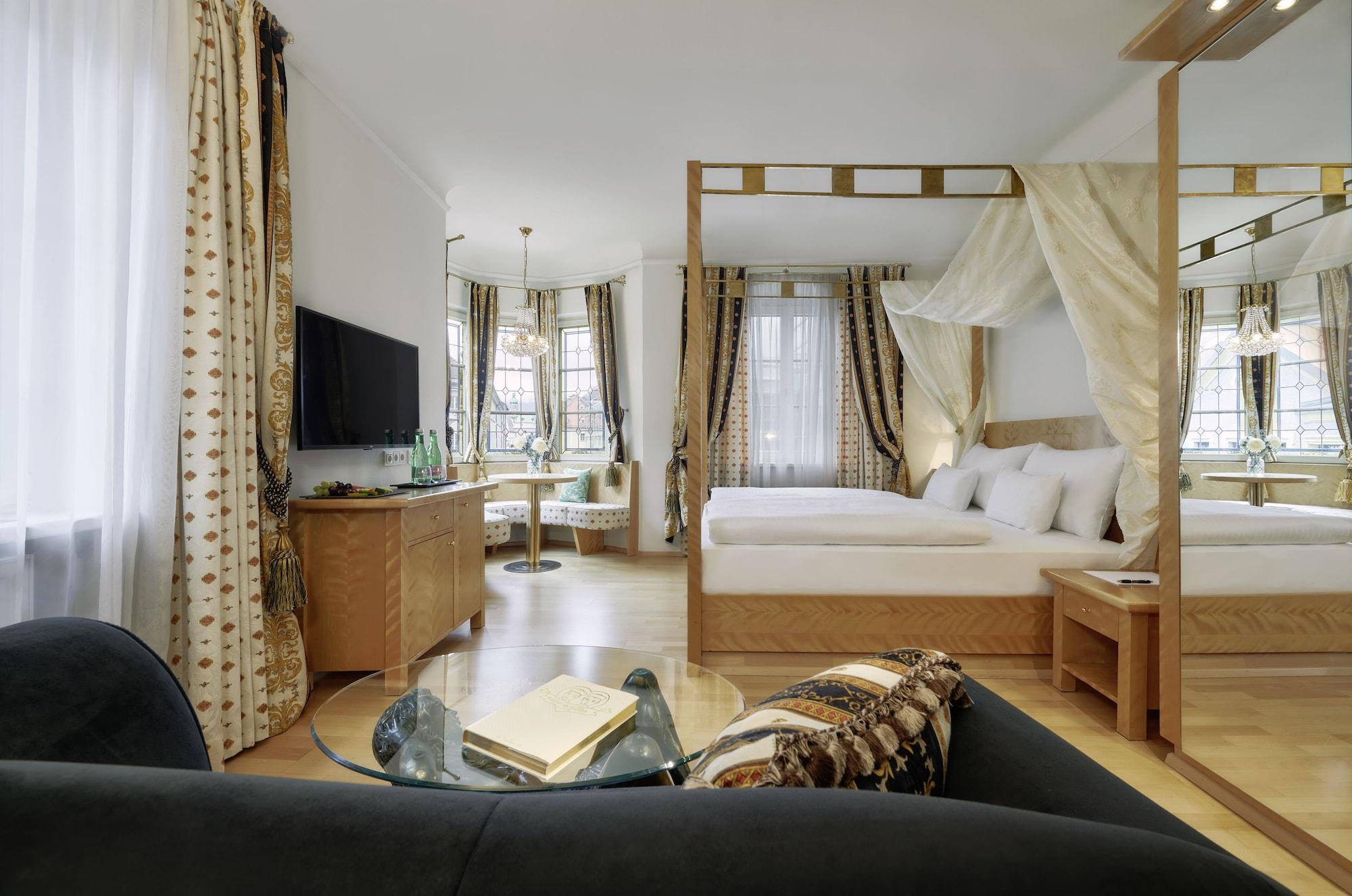 Schwarzer Adler Hotel 4*