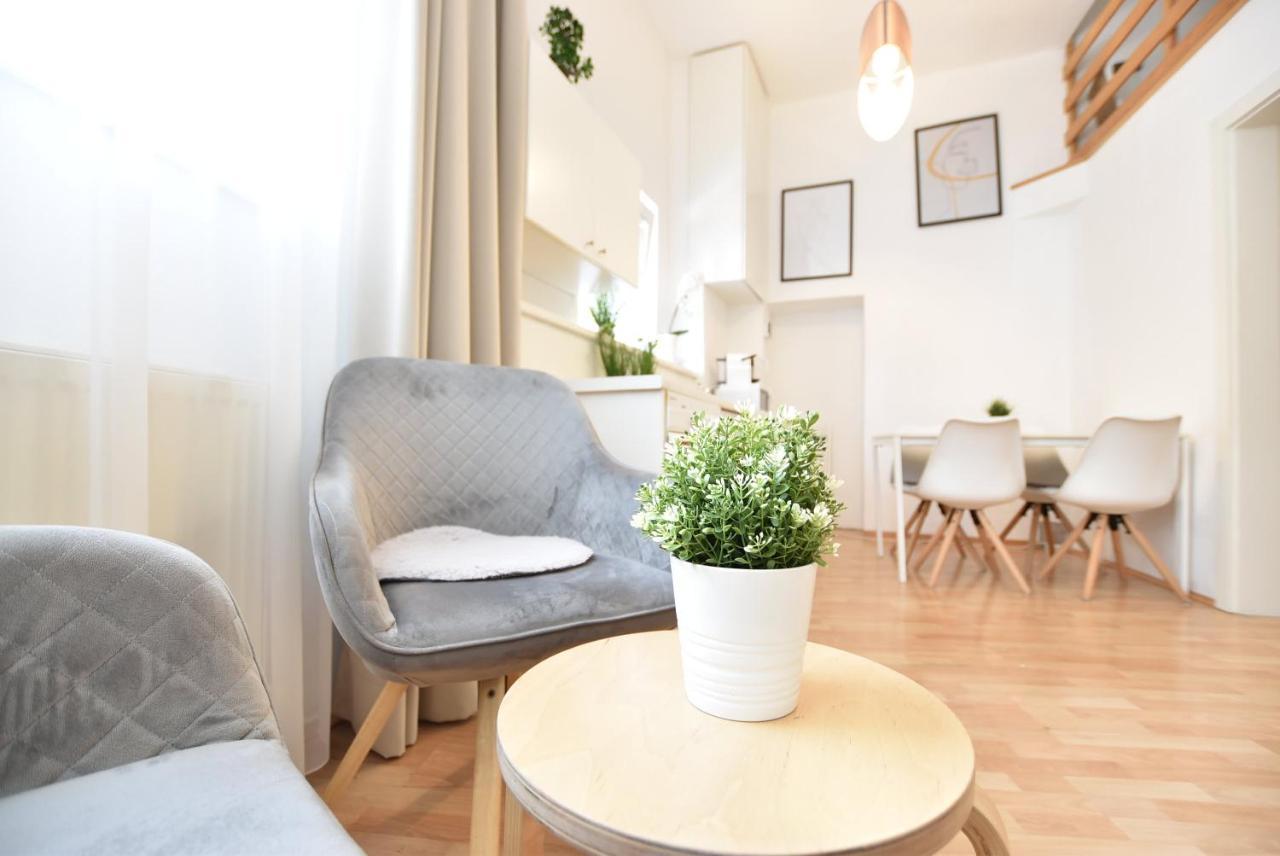 Apartment Hidden Gem In With Free Parking *