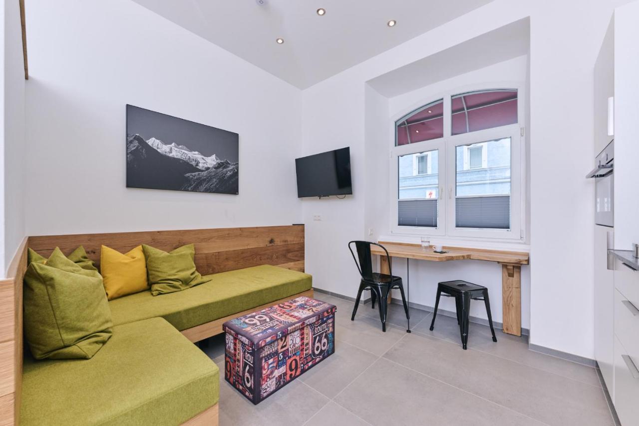Apartment G17 *
