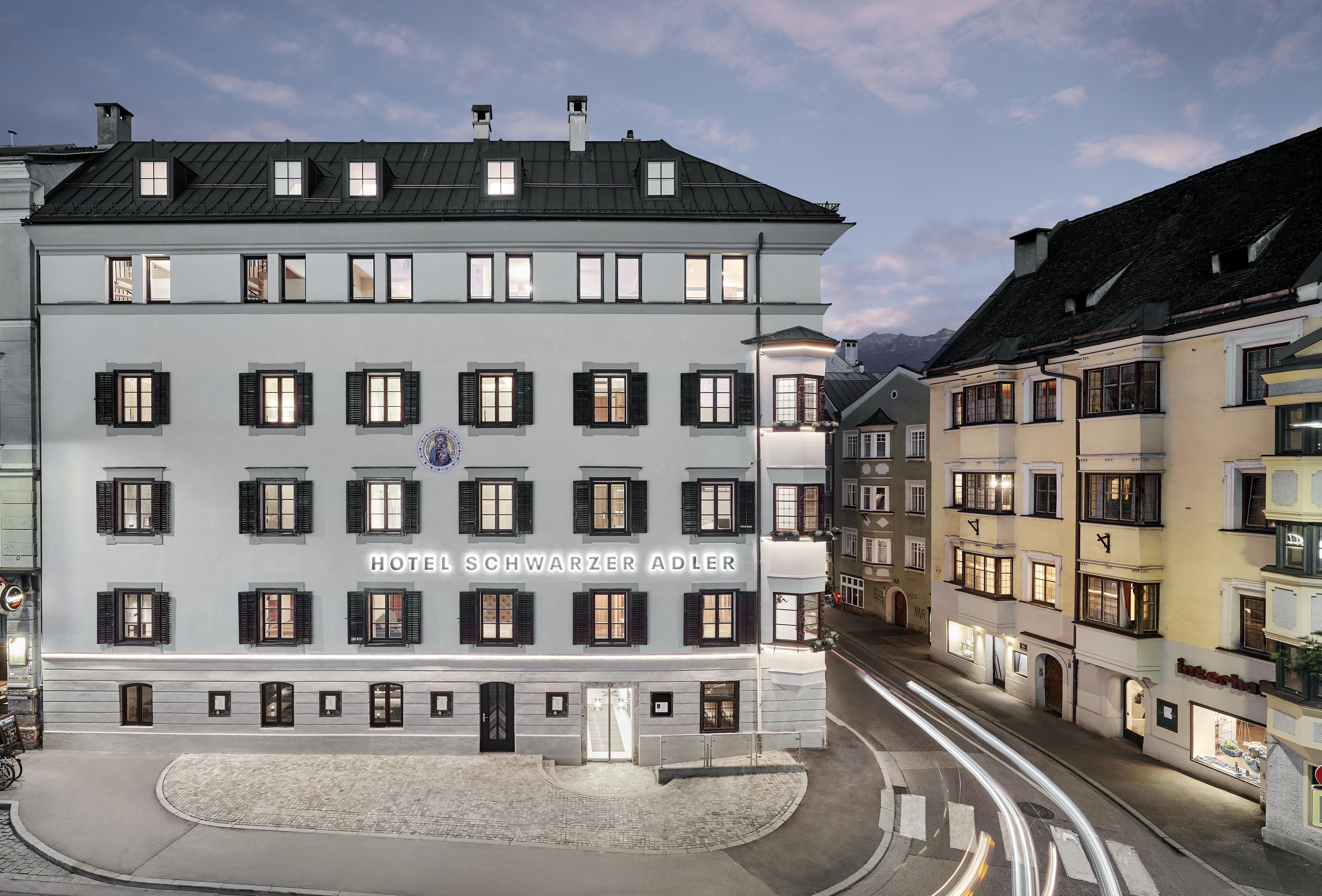 Hotel Schwarzer Adler 4*