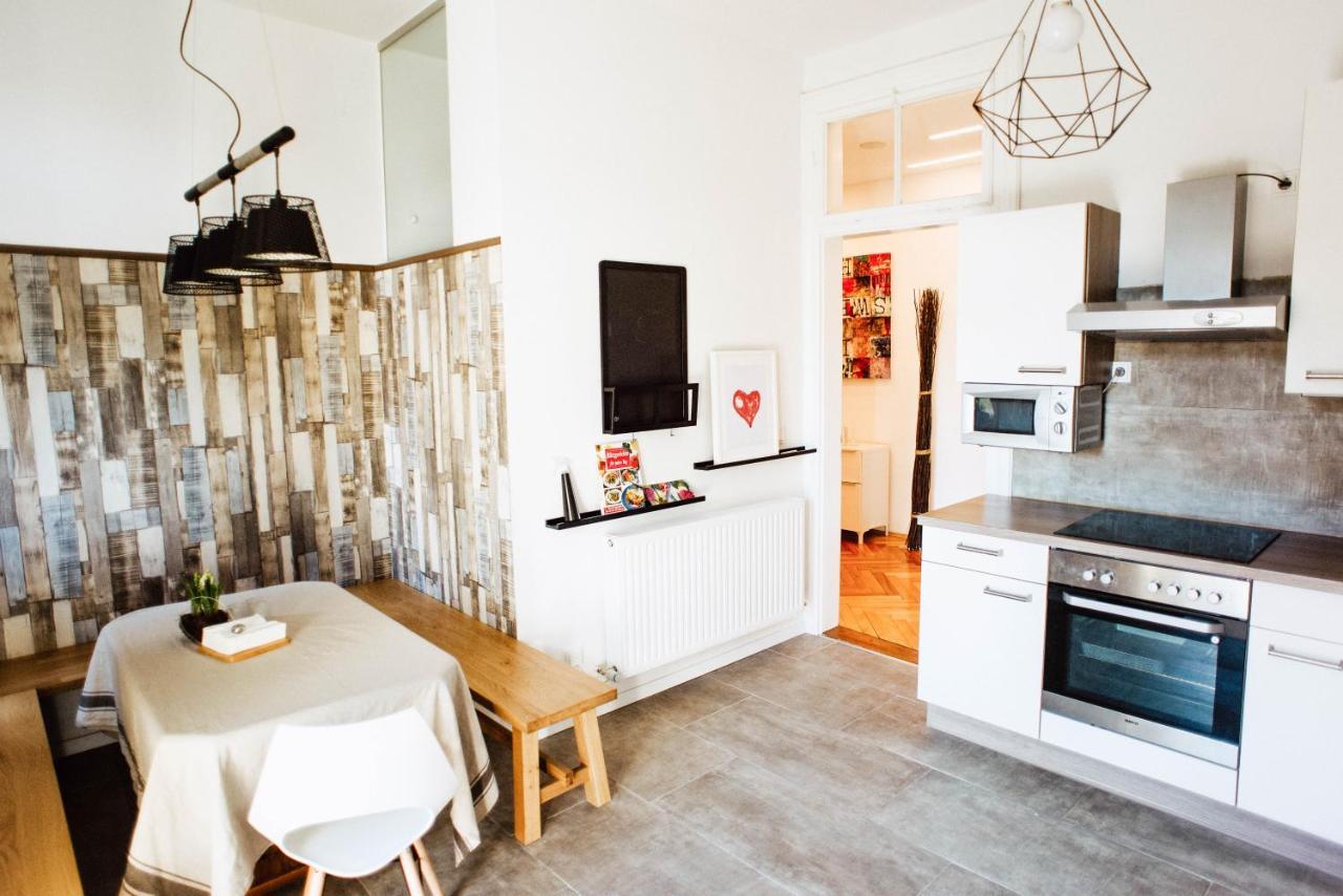 Huge Central Designer Loft With Tyrolean Touch , 160m2 Innsbruck