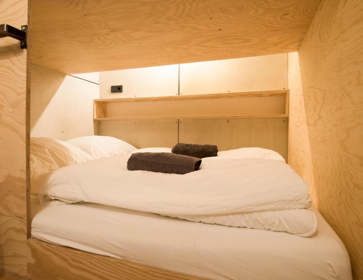 Montagu Hostel *