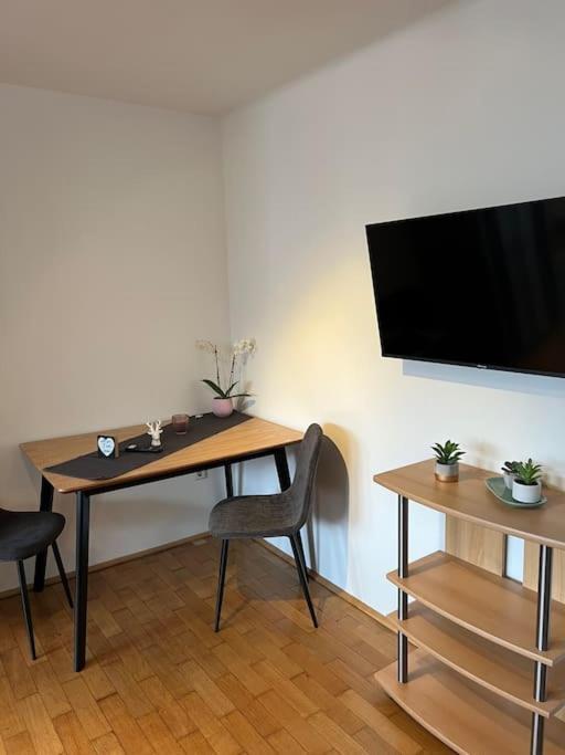 Einzimmerwohnung Im Gruenen/innsbruck/2 Pax * Innsbruck
