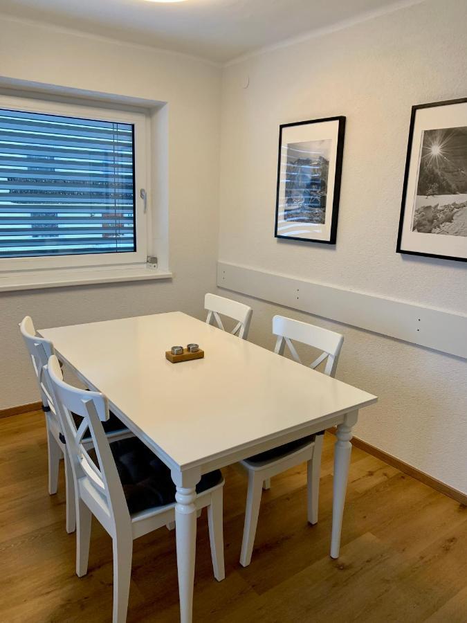 Oliver, Axams Apartment