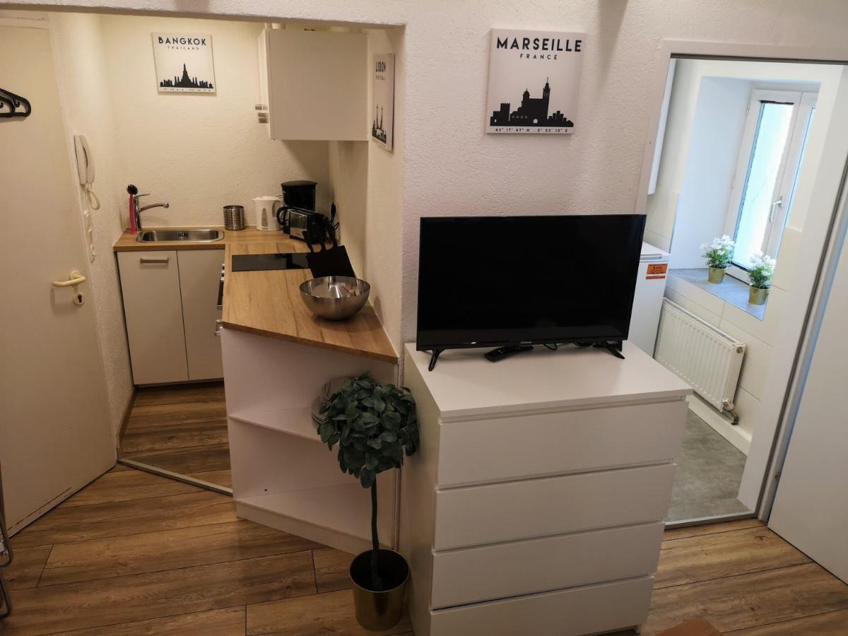 Center Old Town Apartment *