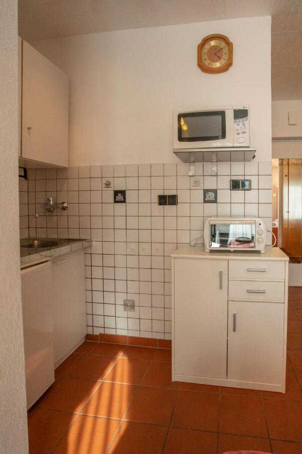 Airport Studio I Free Parking Apartment
