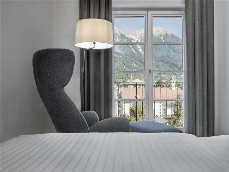 Hotel Schwarzer Adler 4*