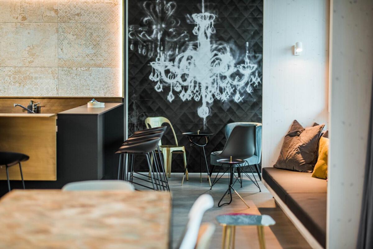 Charmante Fuer 2 Personen In Zentrumsnaehe X Privater Parkplatz X Hochwertige Coworking-arbeitsplaetze Im Haus Appartamento *