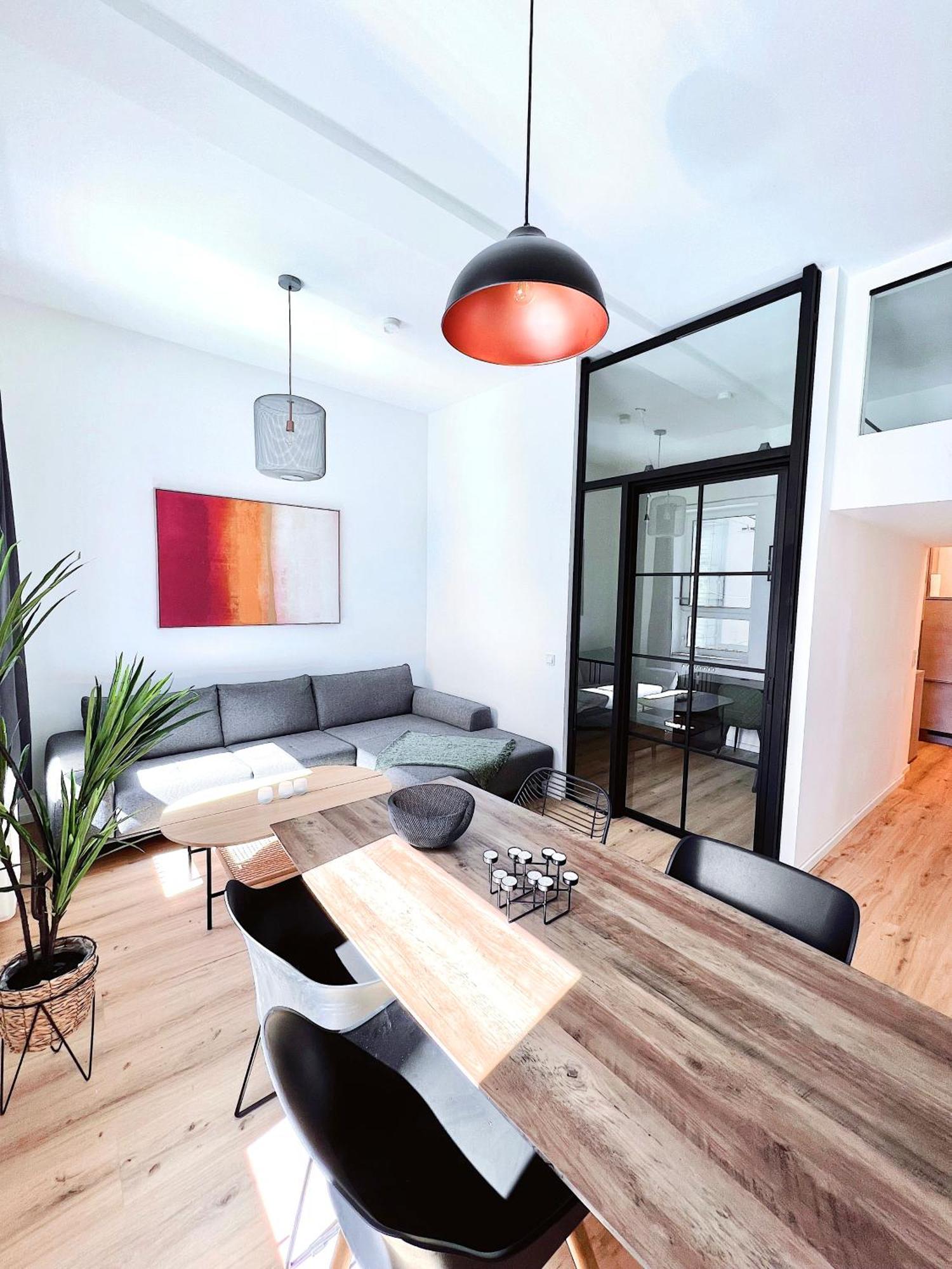 Inner City Design Loft Apartment