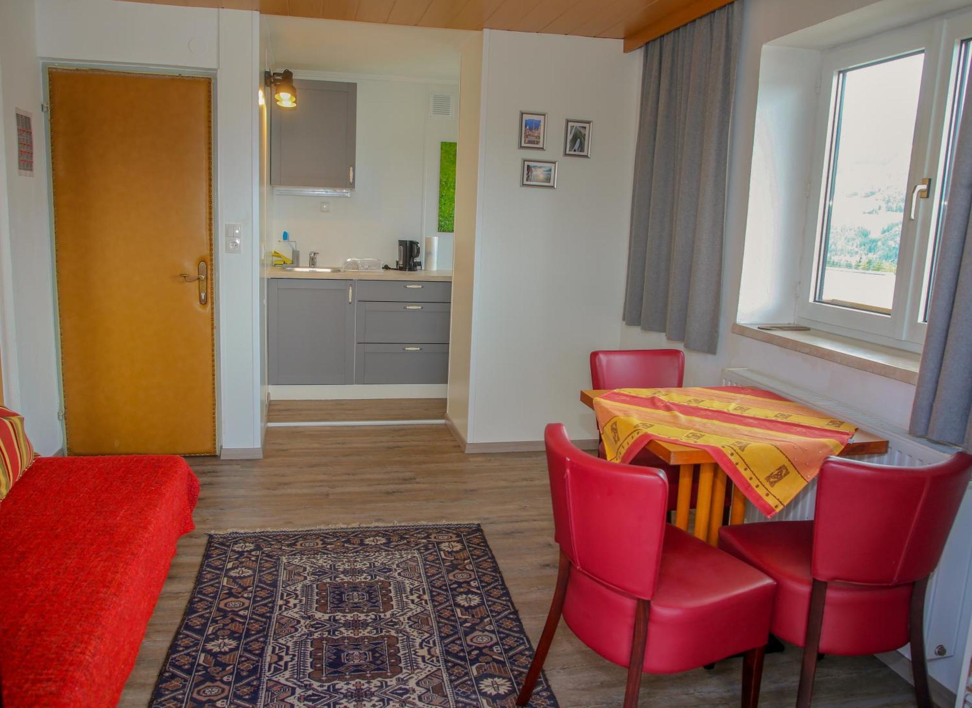 Hotel Sonnenhof - Bed & Breakfast & Appartements Hotel Innsbruck