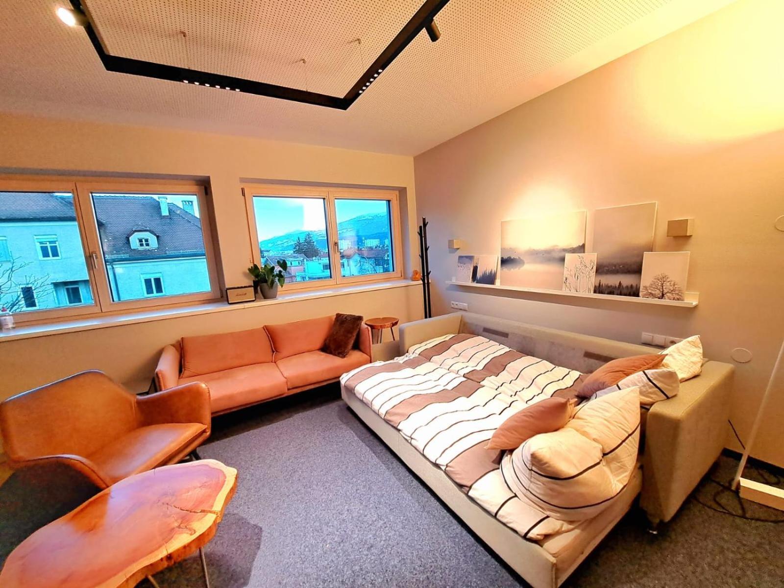 Charmante Fuer 2 Personen In Zentrumsnaehe X Privater Parkplatz X Hochwertige Coworking-arbeitsplaetze Im Haus Apartment *